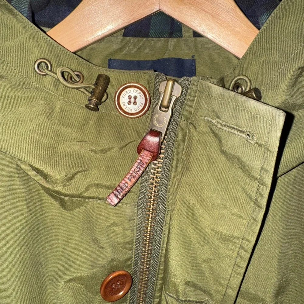FRED PERRY | Green Parka Coat with Hood - Picture 7 of 9